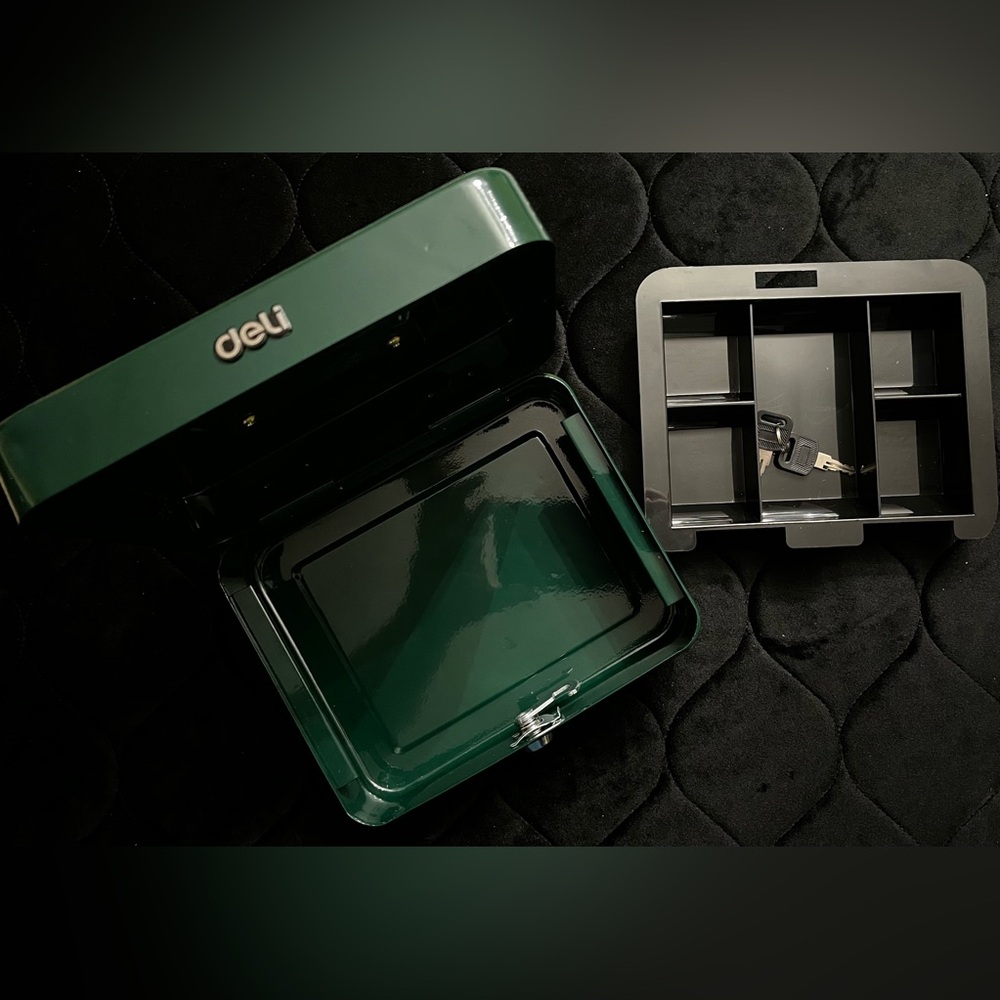 Lockbox W/ Removable Coin Tray & Key Lock - Picture 2 of 3